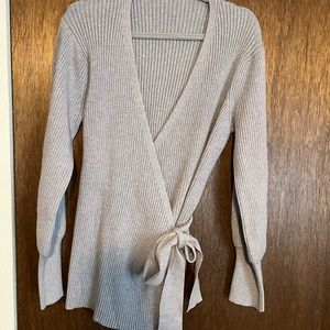 Side tie grey sweater